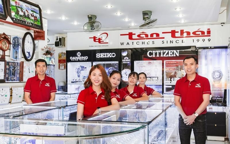 Đội ngũ nhân viên tư vấn của Tân Thái luôn sẵn sàng phục vụ khách hàng